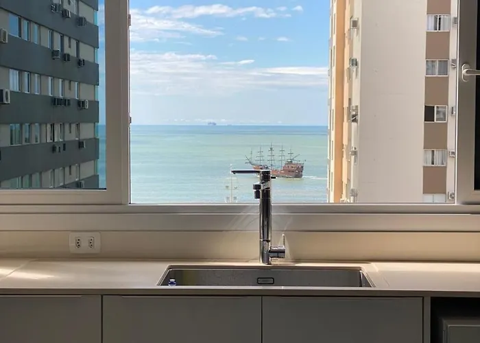 Apartamento Totalmente Reformado Quadra Mar