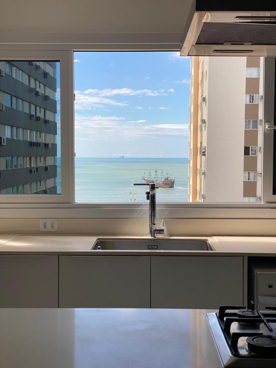 Apartamento Totalmente Reformado Quadra Mar